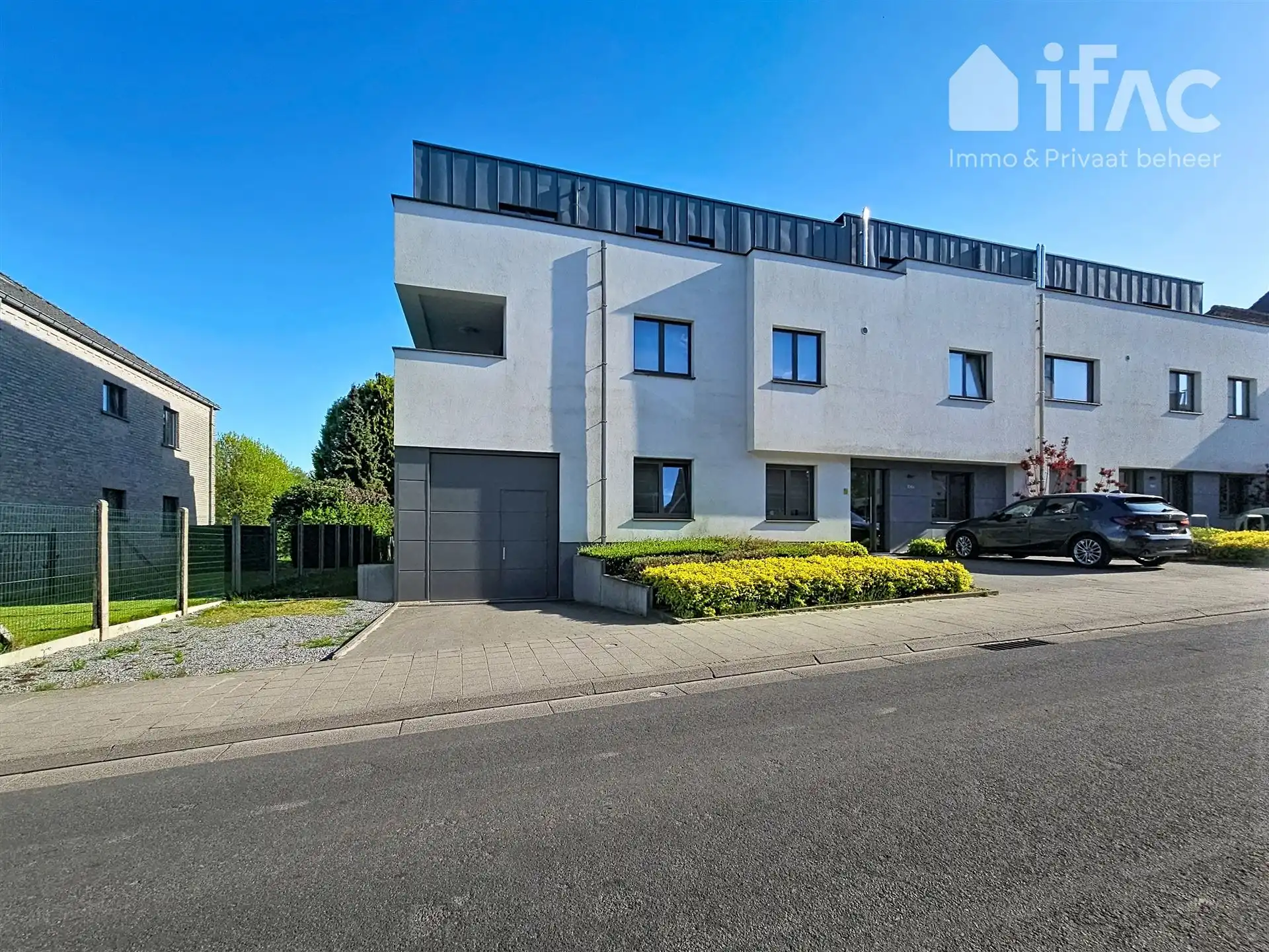 Modern appartement met prachtig terras en dubbele garagebox foto 16