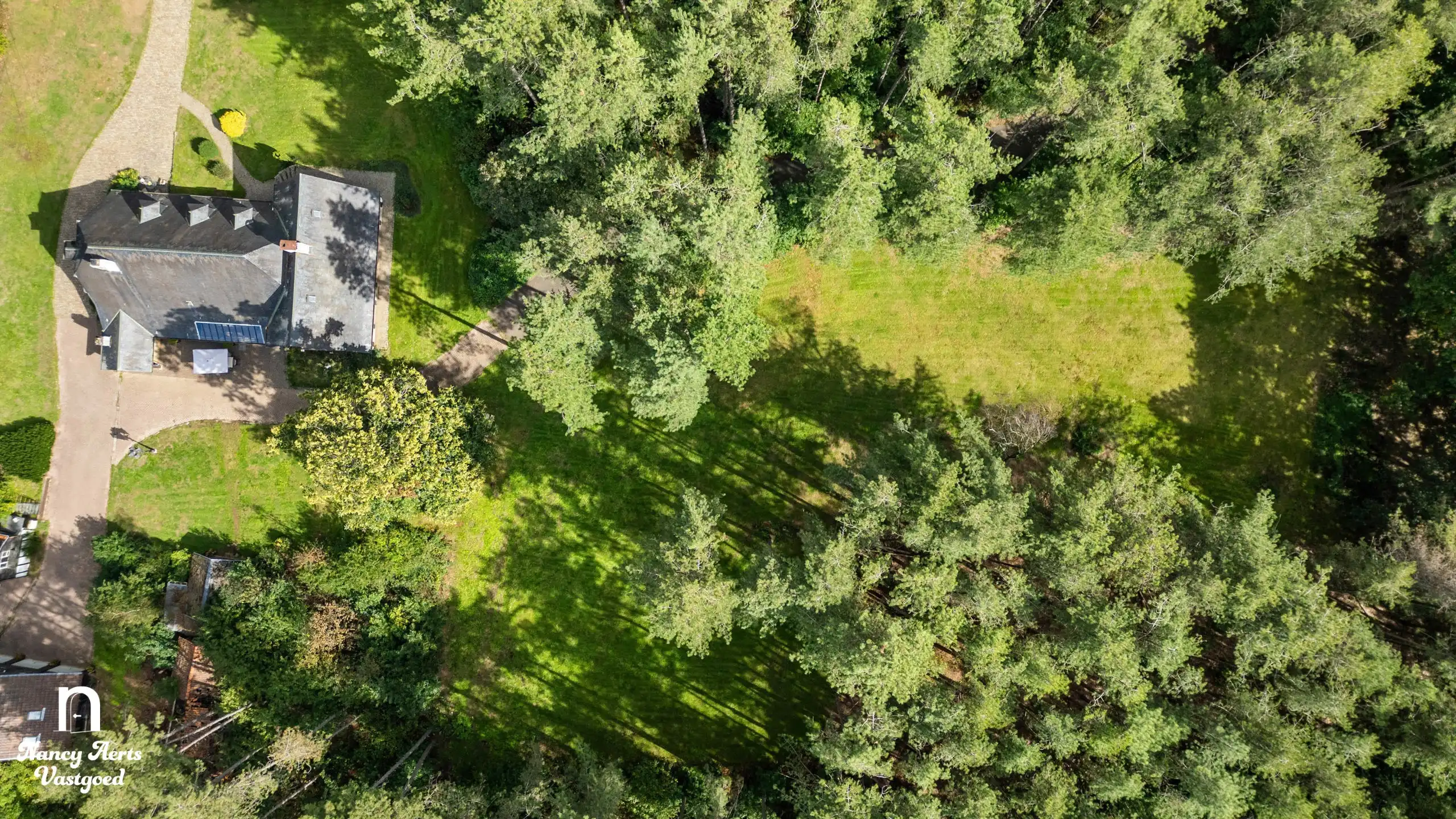 Exclusief landgoed op 1,28 ha met villa en paardenstallen foto 37