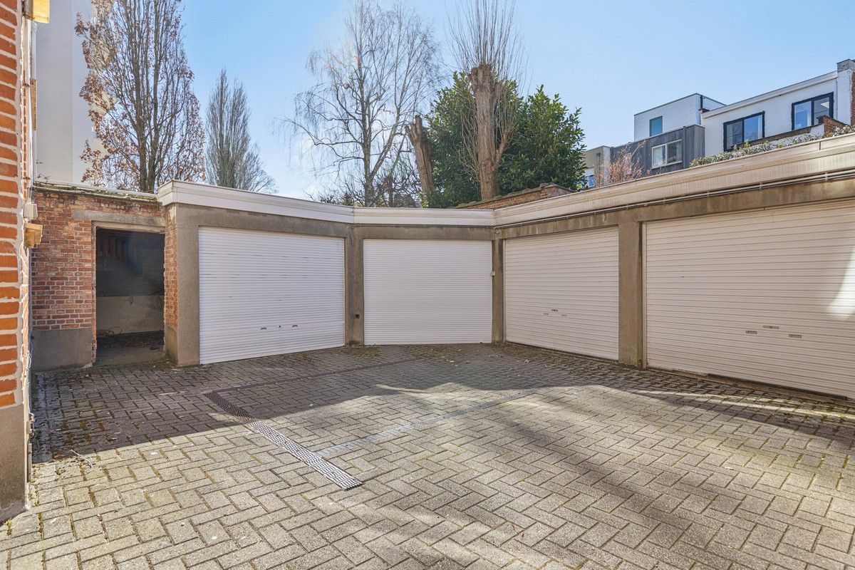 Residentieel en lichtrijk appartement met garagebox en zicht op de Leie – Toplocatie nabij Sint-Pietersstation foto 19