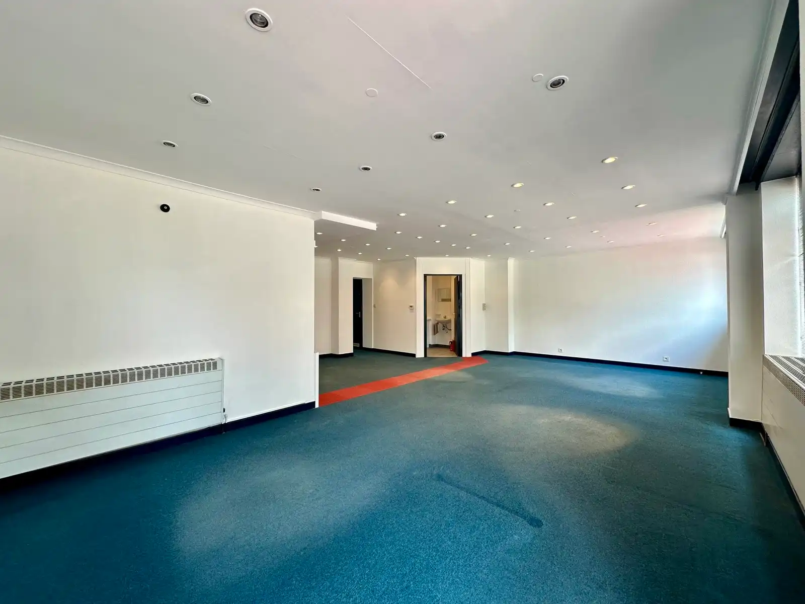 Kantoorruimte op strategische locatie foto 3