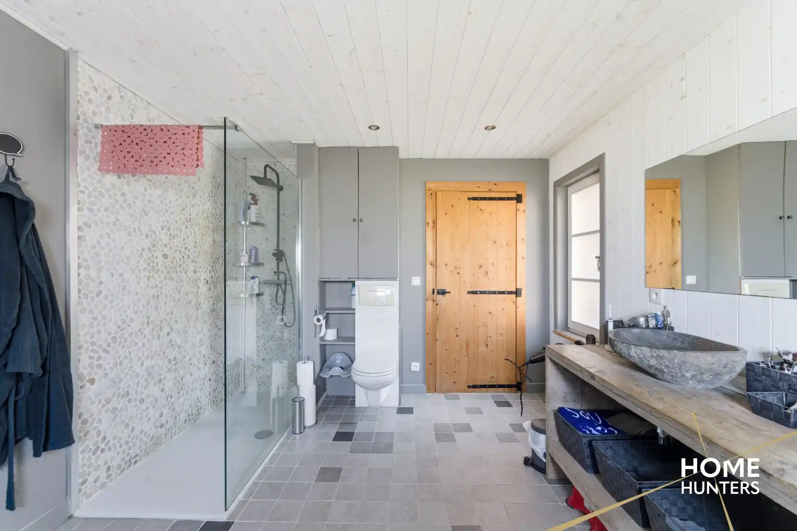 Instapklare hoekwoning in het rustige Leffinge! foto 8