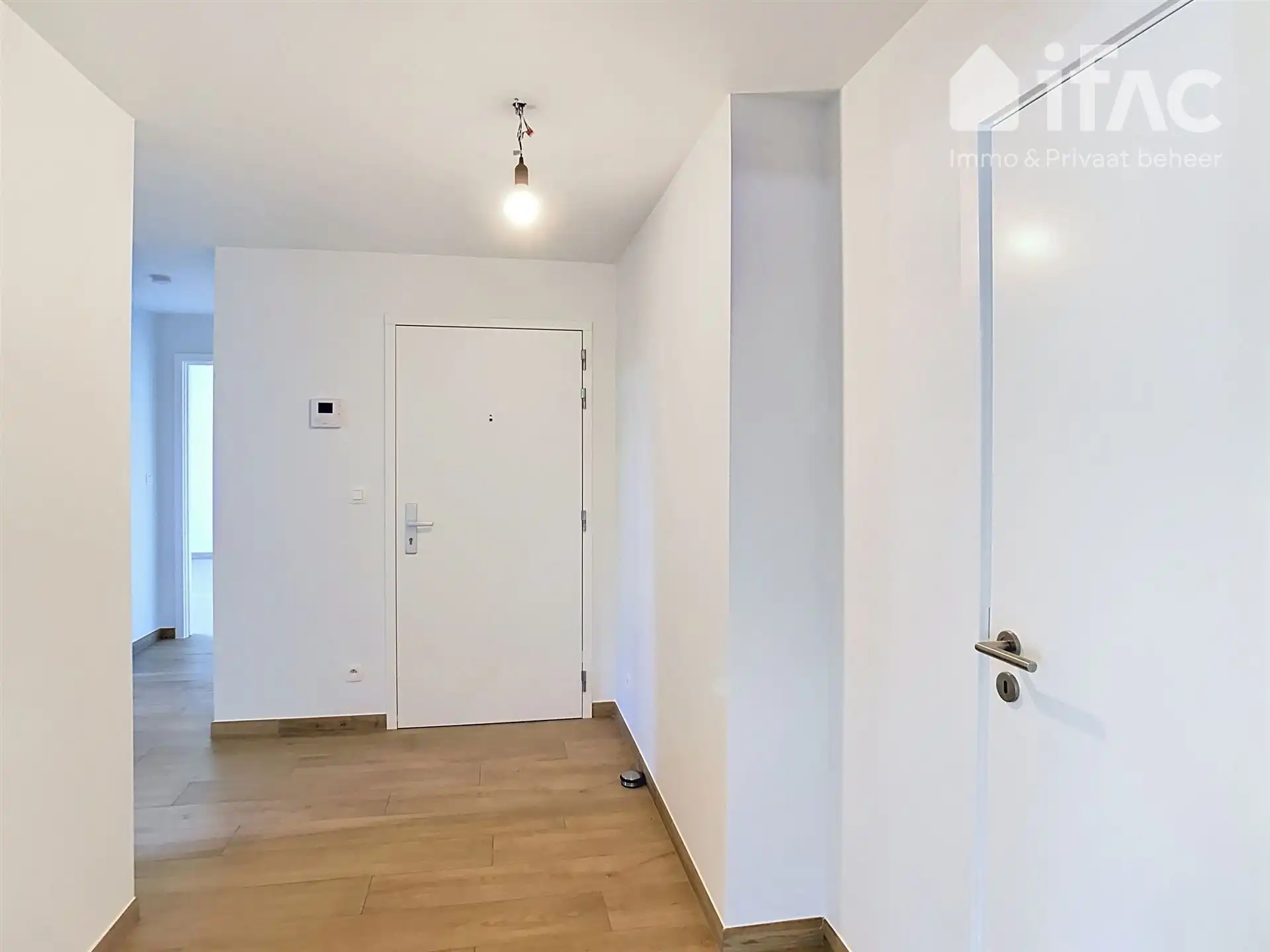 Modern appartement met prachtig terras en dubbele garagebox foto 11