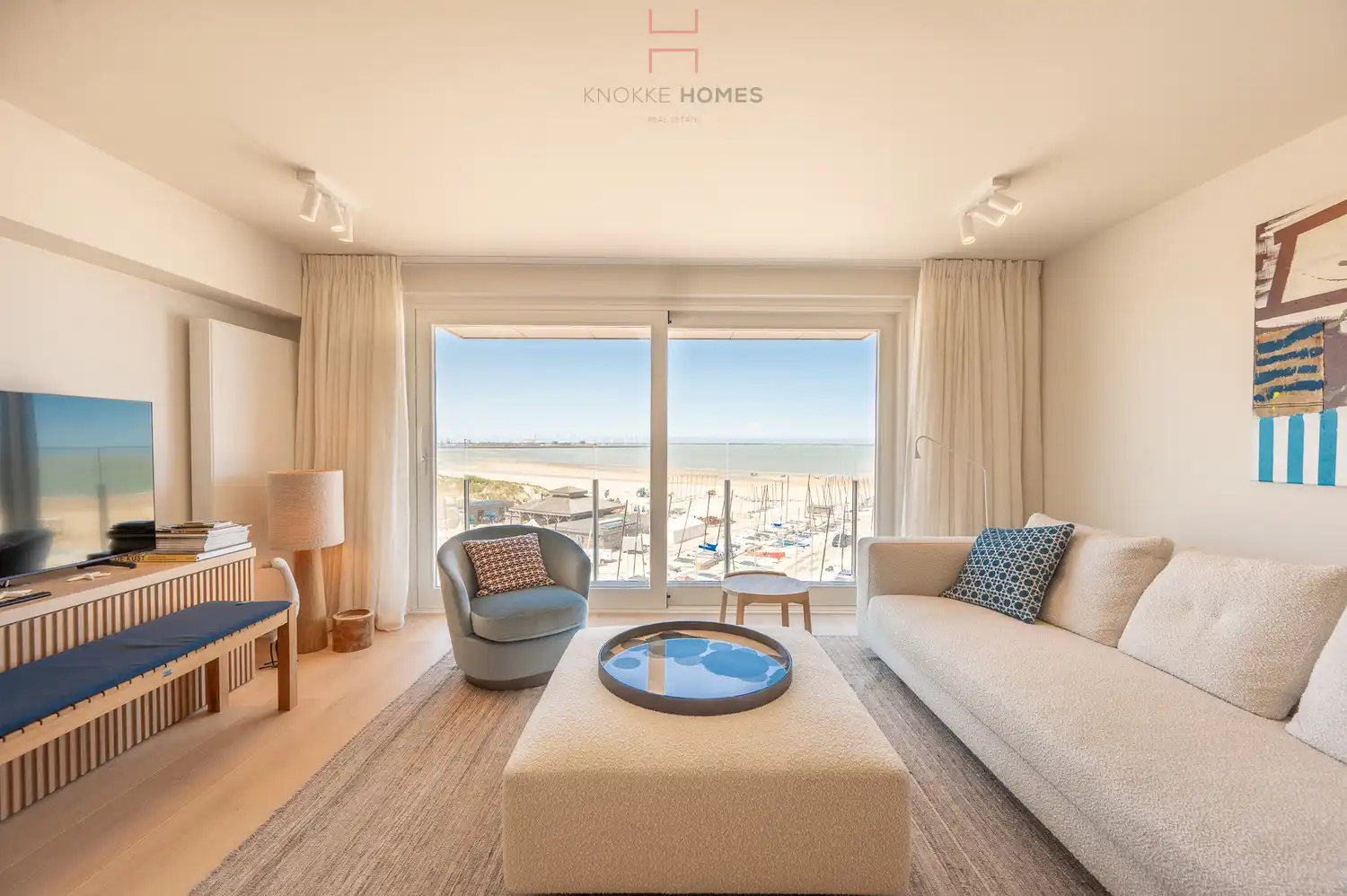 Prachtig gerenoveerd appartement met frontaal zeezicht in Duinbergen foto 2