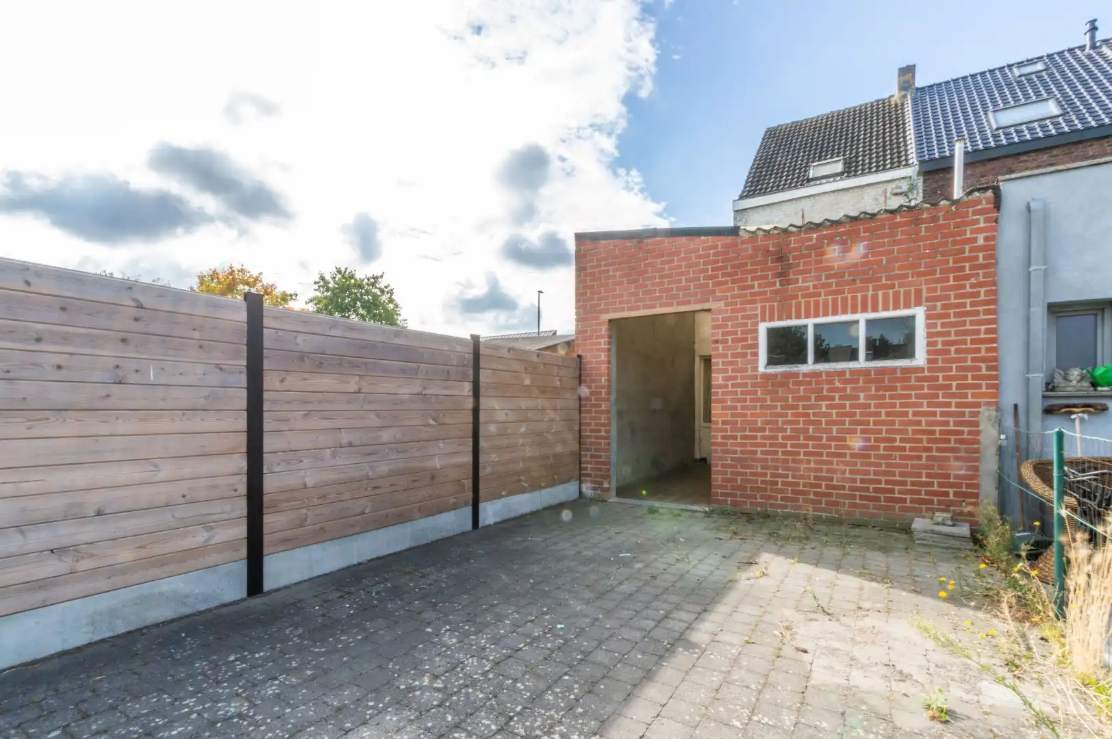 Een welgelegen, te moderniseren starterswoning met oa. 3 kamers foto 8