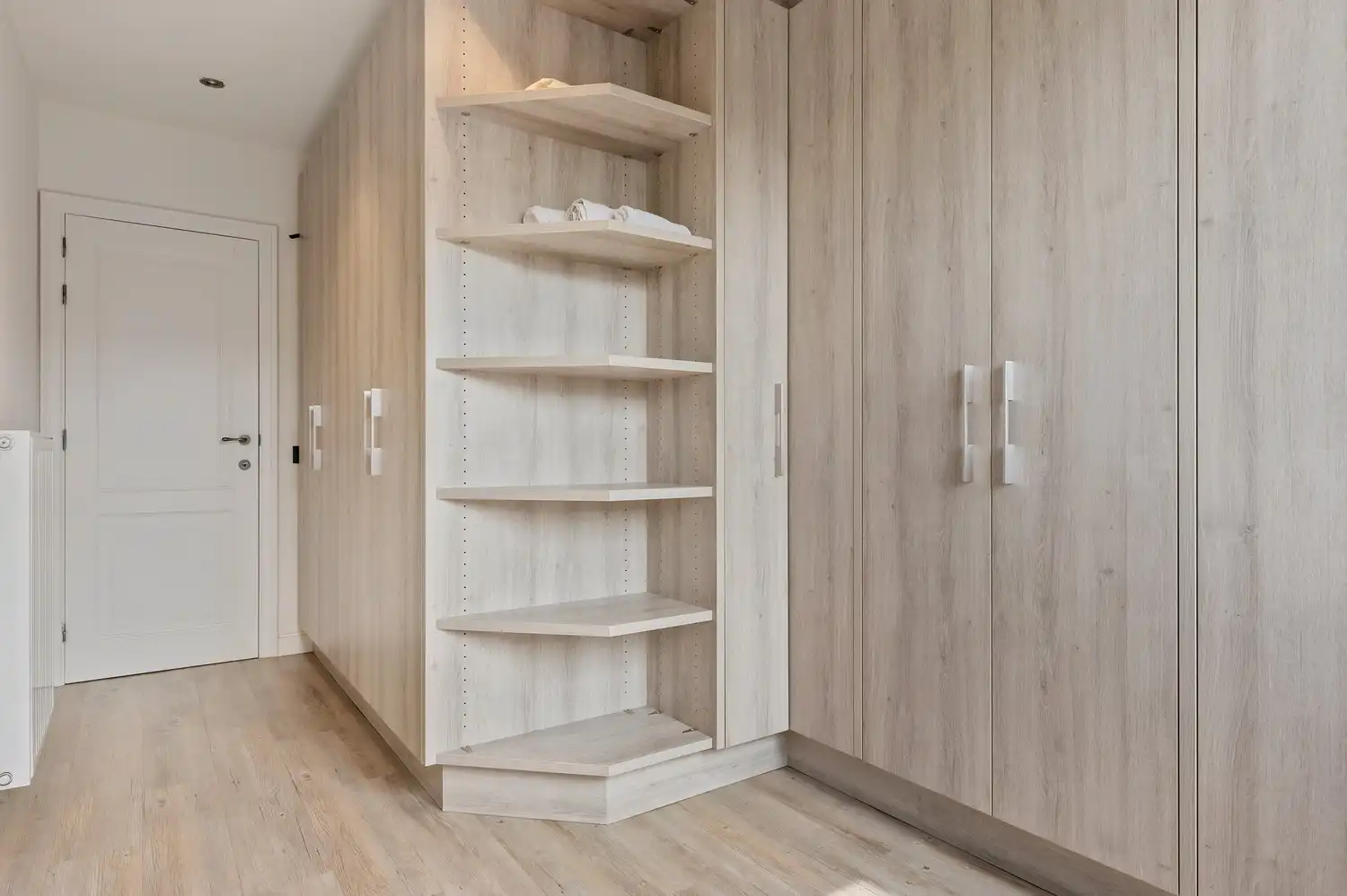 Gunstig gelegen loft met 2 slaapkamers foto 22