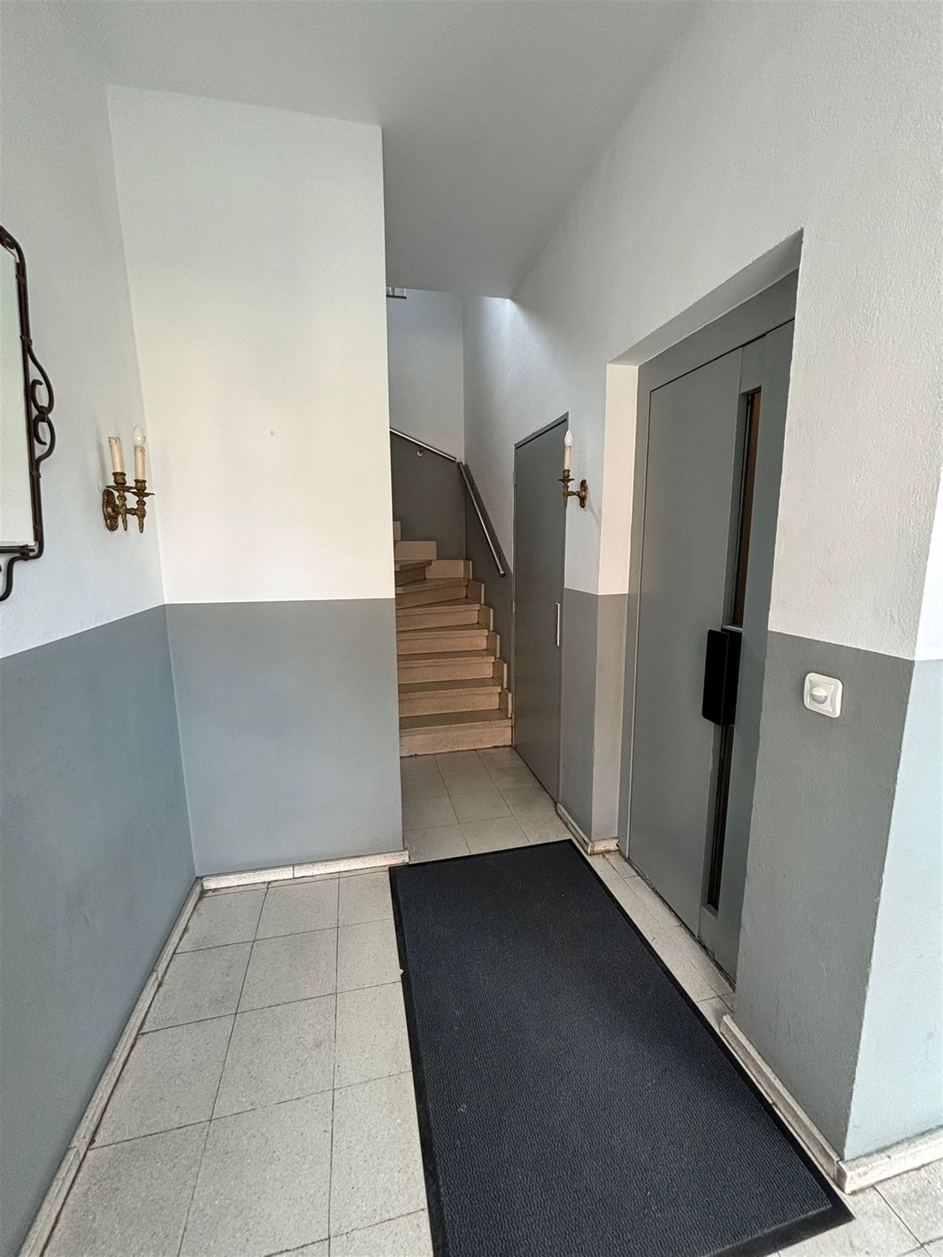 Handelsgelijkvloers in centrum Strombeek foto 10