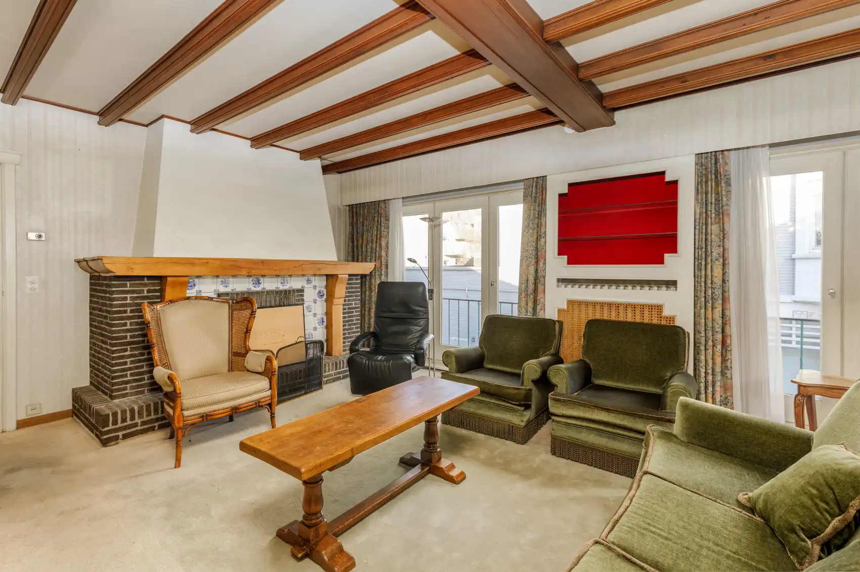 Handelshuis met ruim appartement en 2 garages foto 8