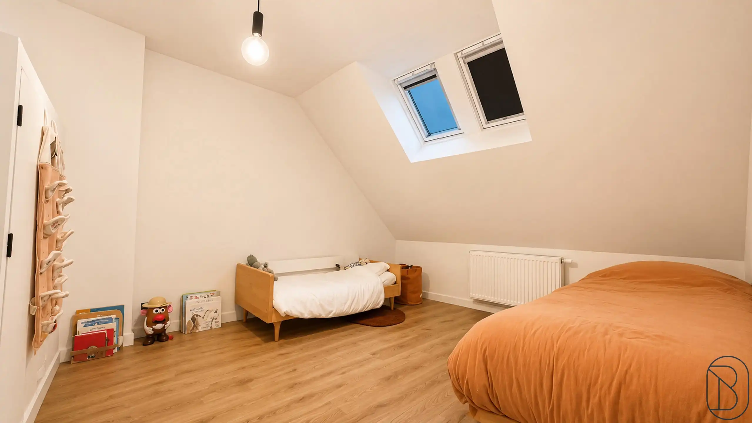 Volledig gerenoveerde woning met 3slpk, tuin en uitweg! foto 17