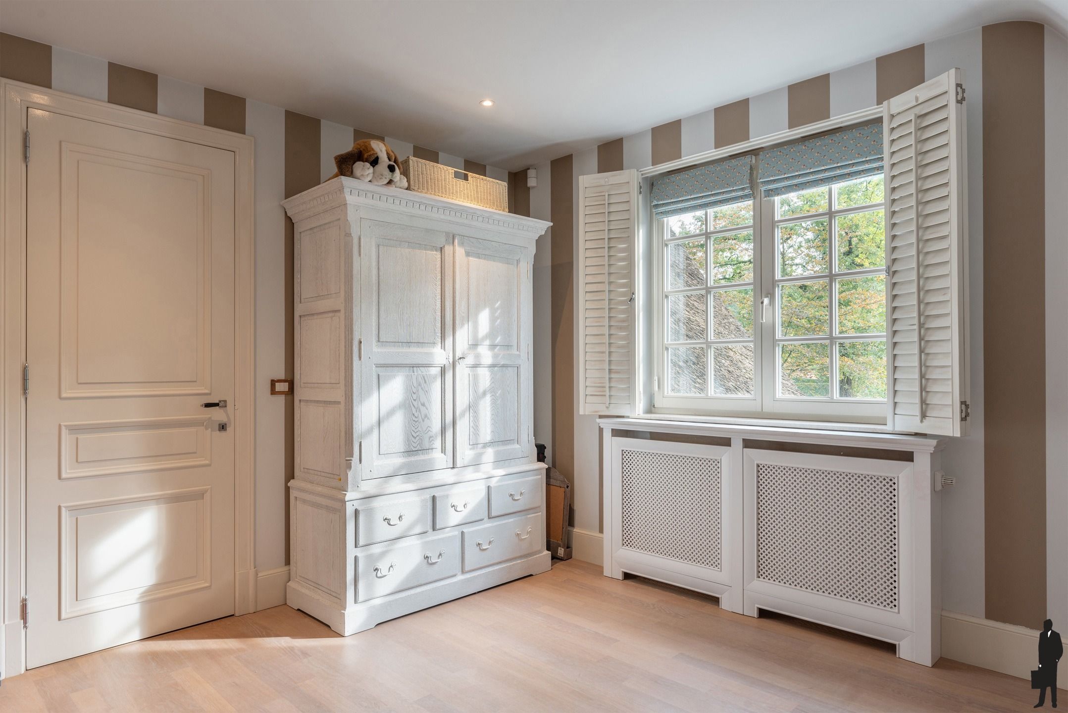 Rietgedekte en tot in de puntjes afgewerkte klassevilla foto 22