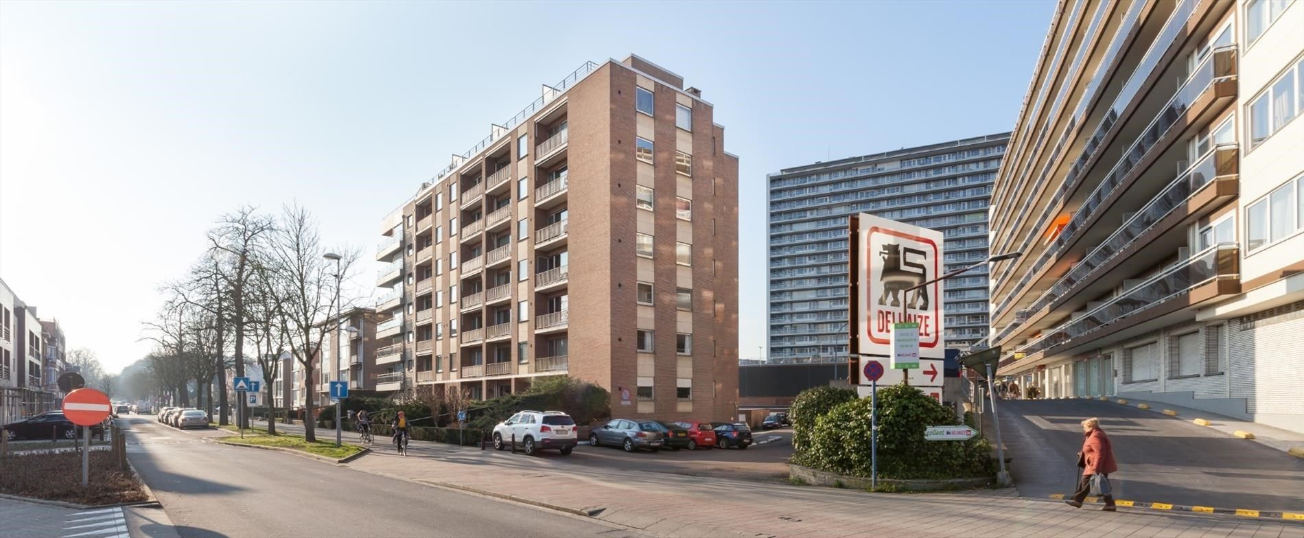 Ruim appartement op strategische locatie met terras foto 11