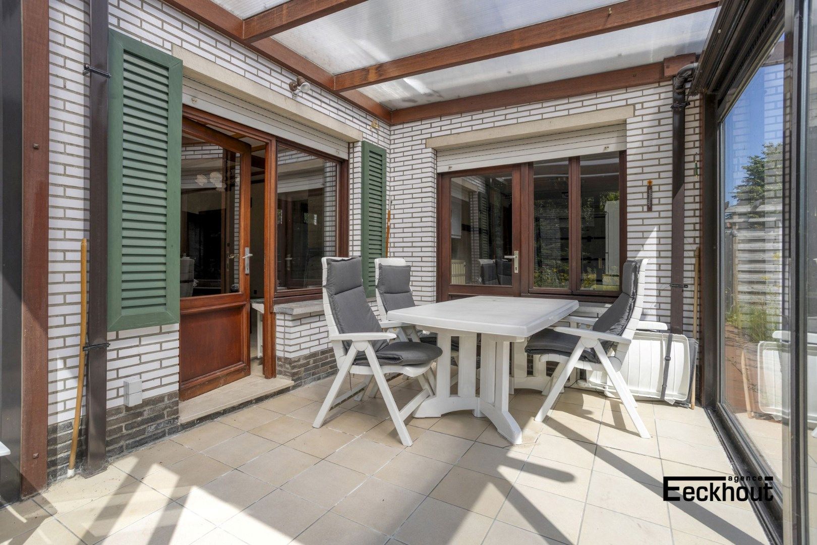 Zeer ruime (247 m²), halfopen woning met veel potentieel! foto 8