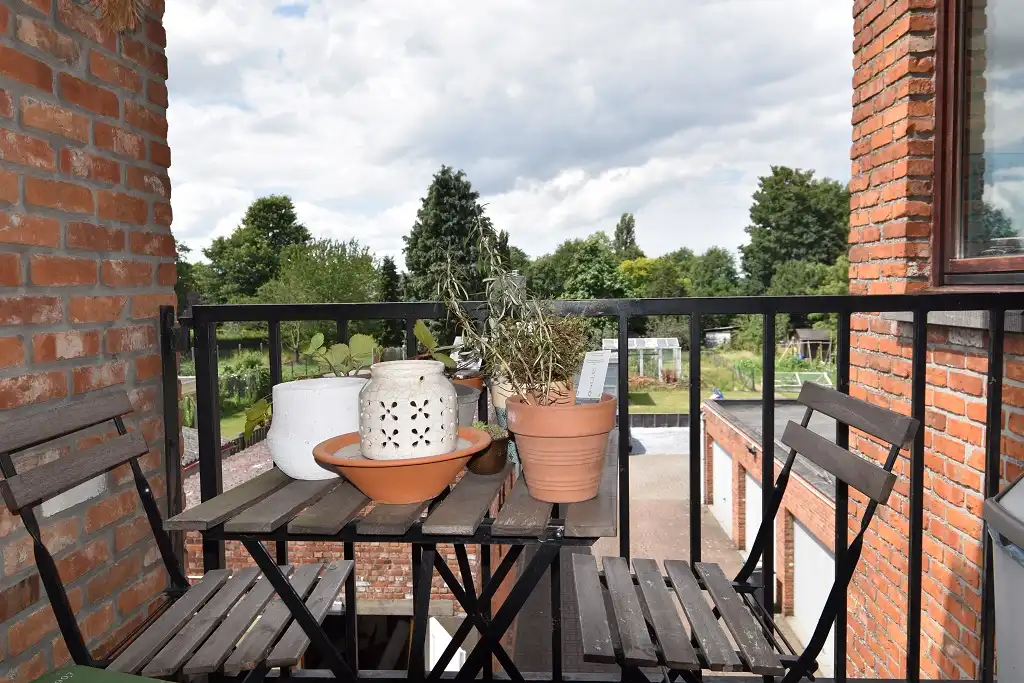 Ruim en lichtrijk appartement met garage in het centrum van Nieuwkerken-Waas foto 3