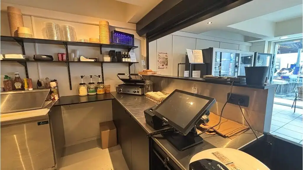 Overname instapklare broodjeszaak en automatenshop in Oedelem foto 7