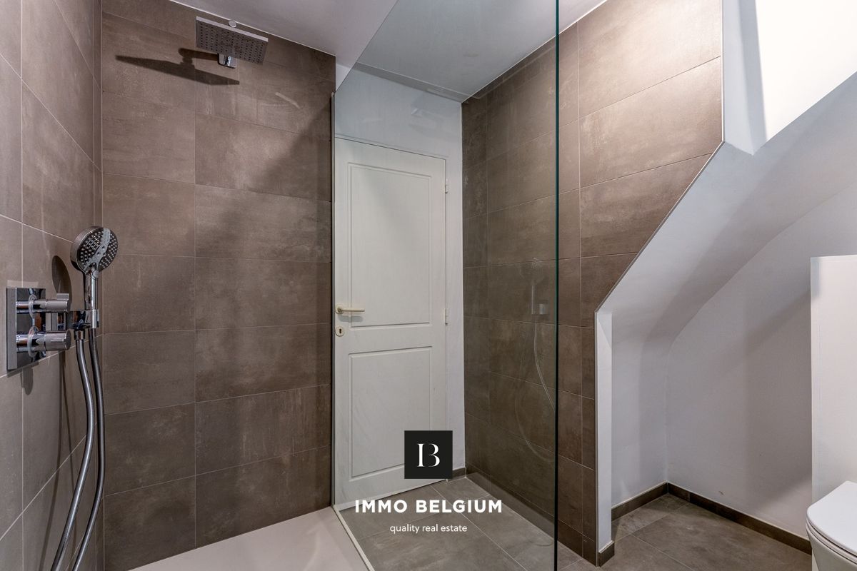 Prachtig gerenoveerde woning op 700m van het strand foto 11