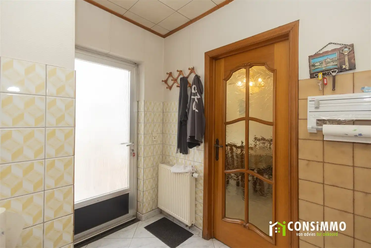 Te renoveren gezinswoning met 4 slaapkamers, tuin en garage in Genk-Zwartberg foto 14