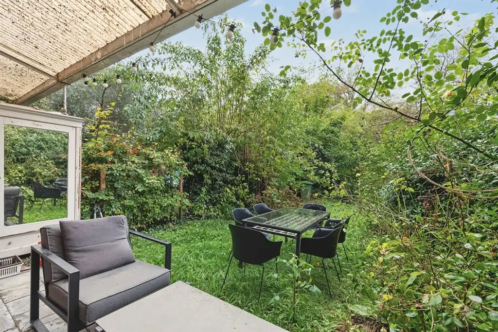 Gelijkvloers appartement met giga tuin foto 7