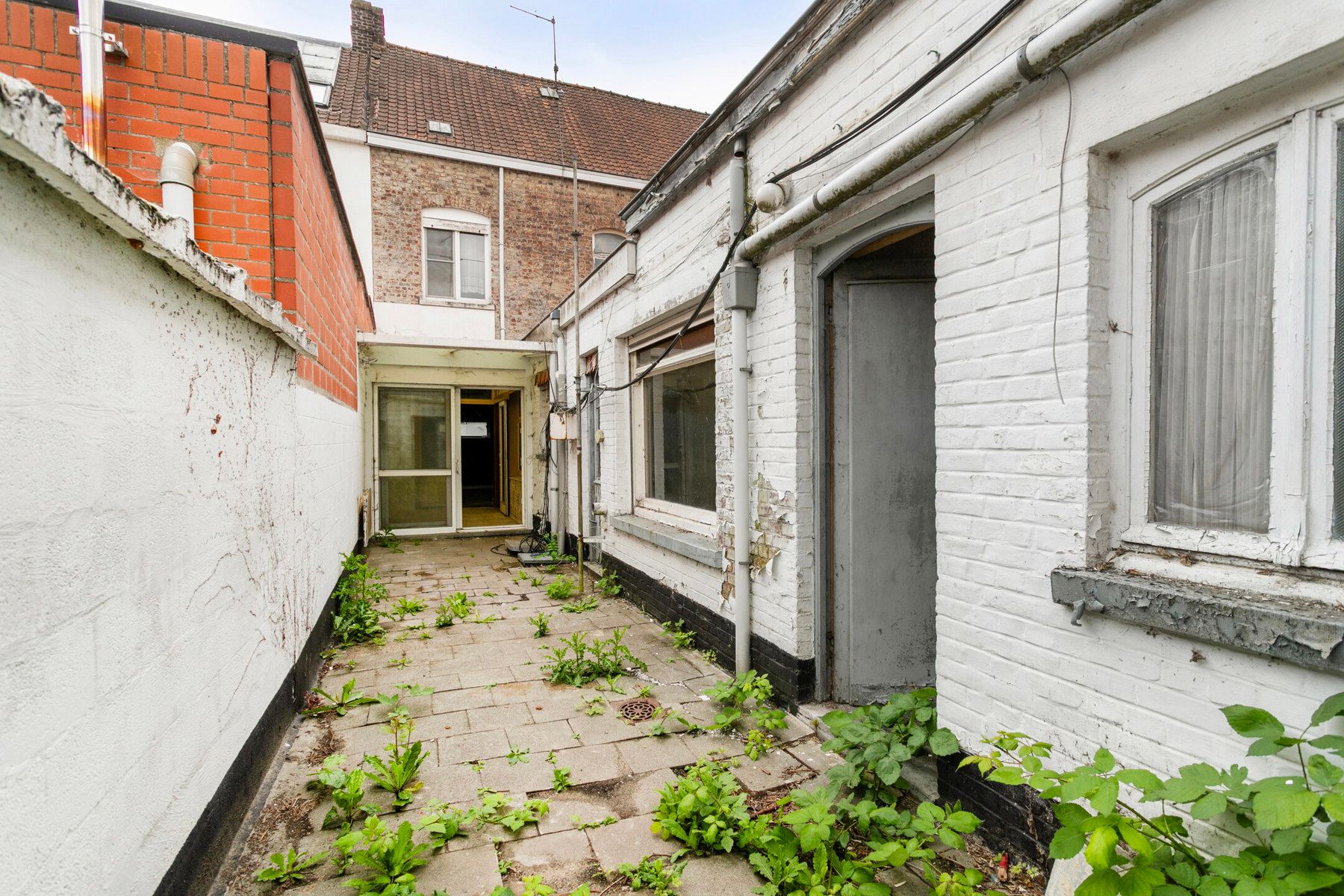 Te renoveren woning met zeer grote garage ! foto 18