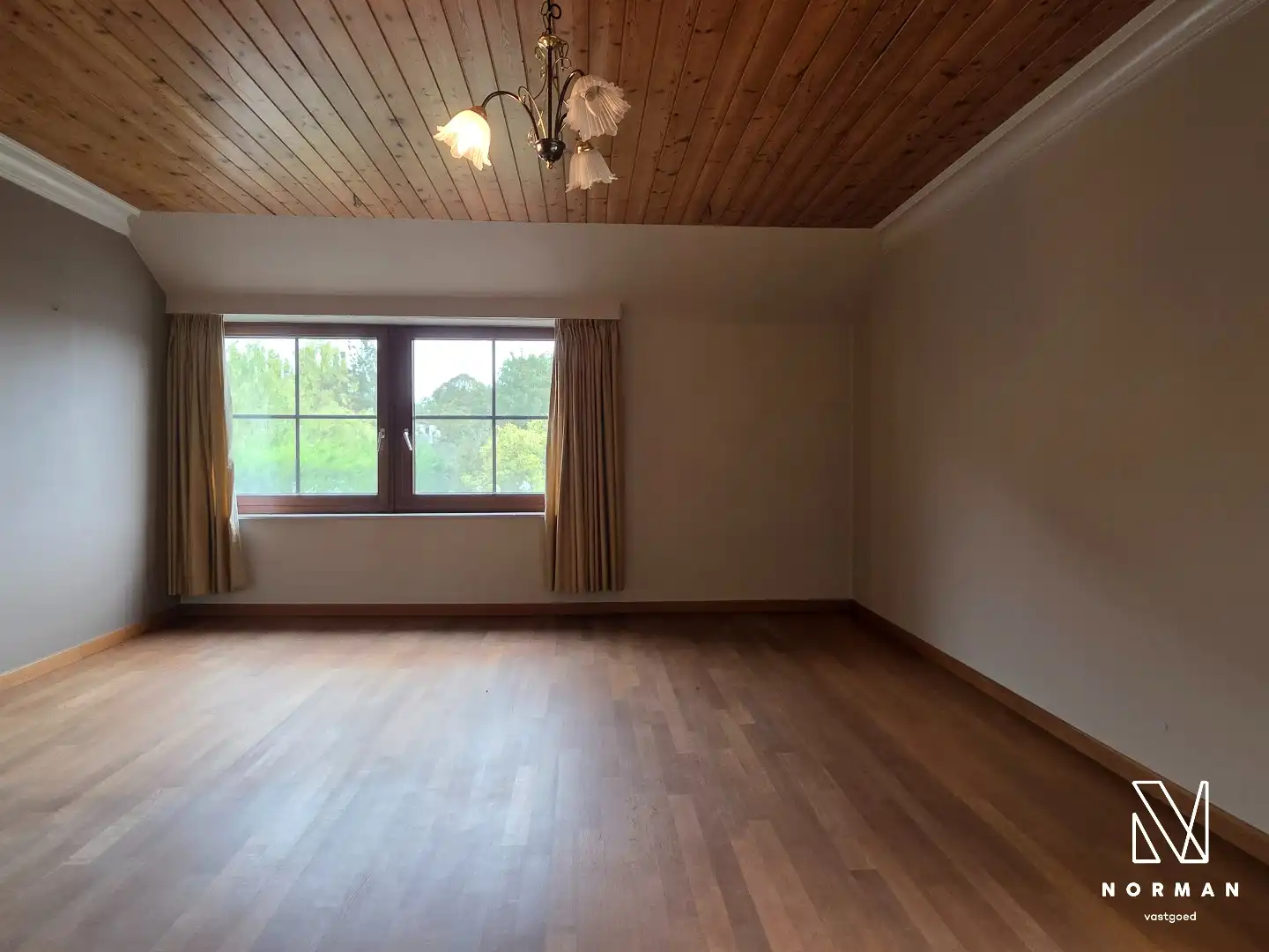 Ruime woning met inpandige garage en 3 slks op een prachtig perceel van 1218 m². foto 13