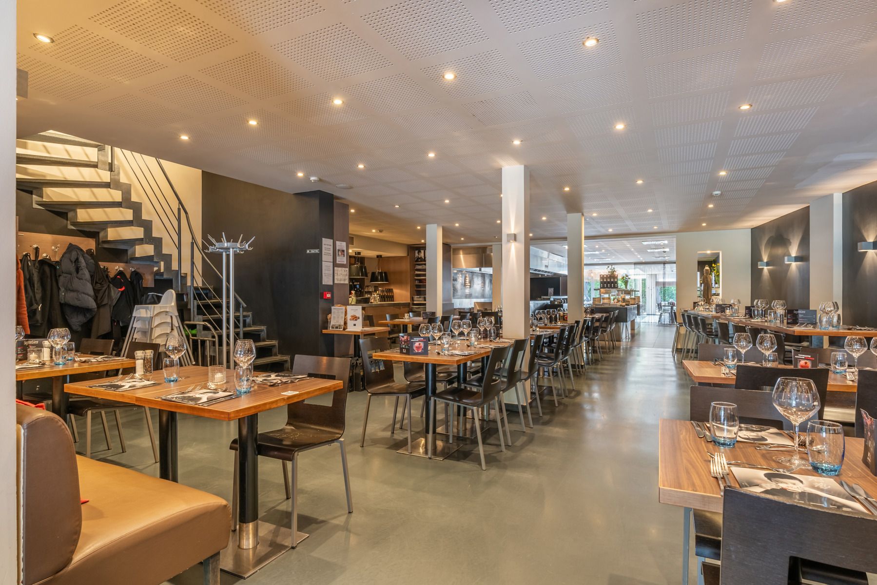 Prachtig commercieel pand met stadstuin in het hart van Aartselaar foto 17