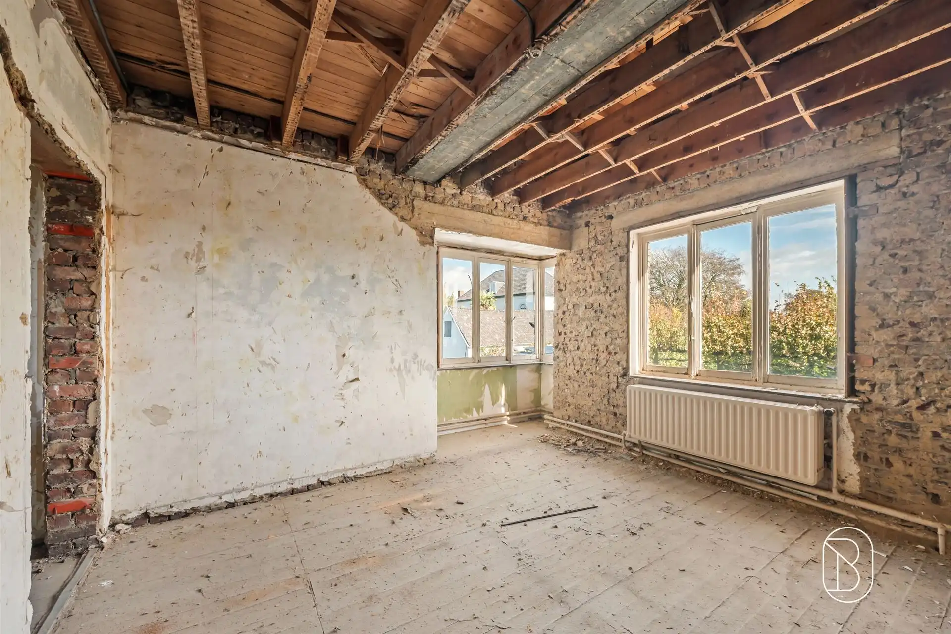 Commercieel gelegen woning met atelier (370m2) op 1198m2! foto 13