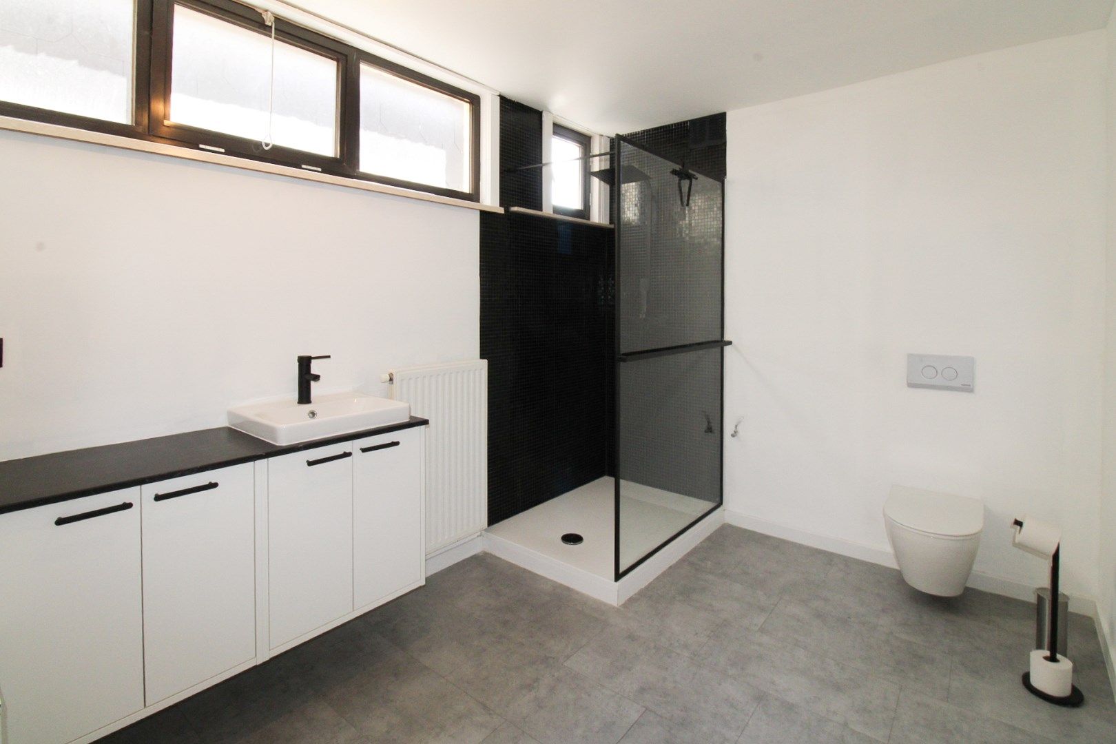 Te koop: Instapklaar en charmant appartement in hartje Hemiksem! foto 7