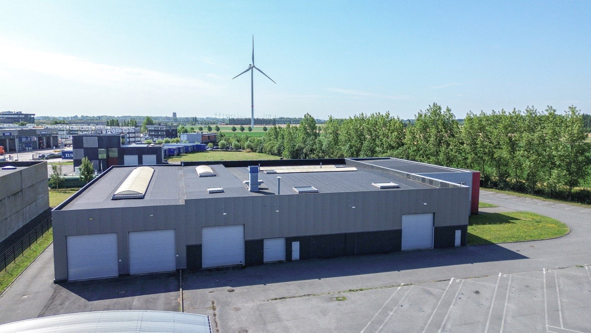 Uniek bedrijventerrein op toplocatie te Zeebrugge - 11.948 m² aan mogelijkheden!  foto 2
