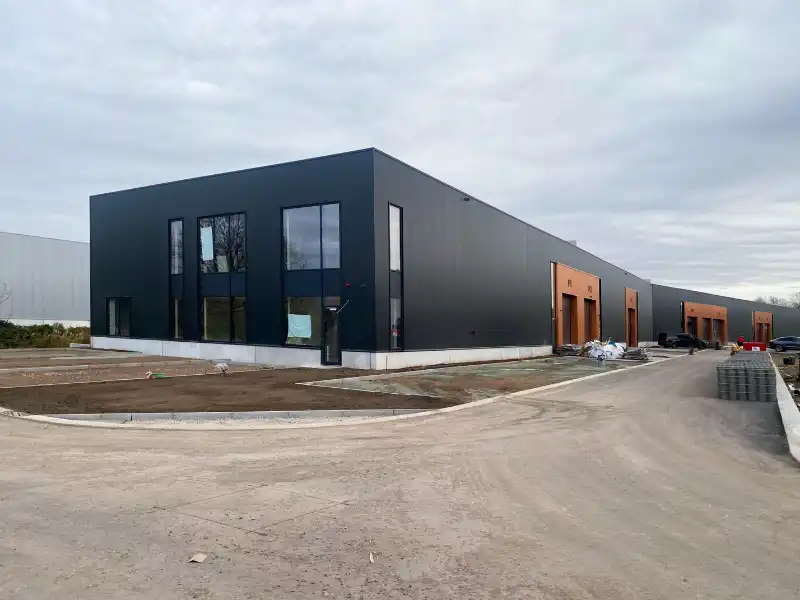 Nieuwbouw bedrijfspand te huur foto {{pictureIndex}}