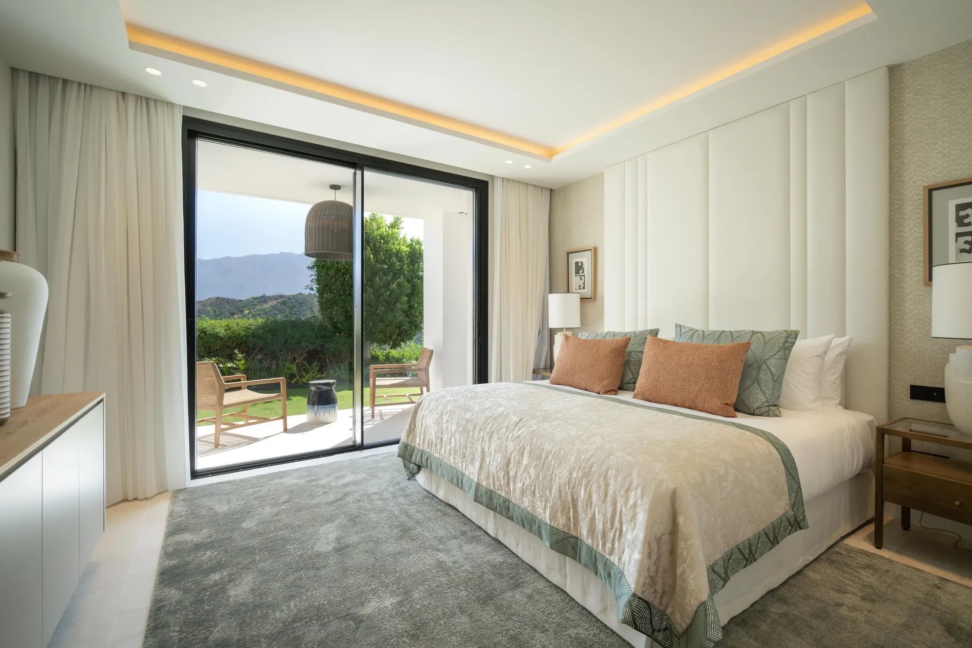 Ongekende luxe in Marbella: exclusieve nieuwbouw villa met panoramisch zicht en 5-sterren faciliteiten foto 18