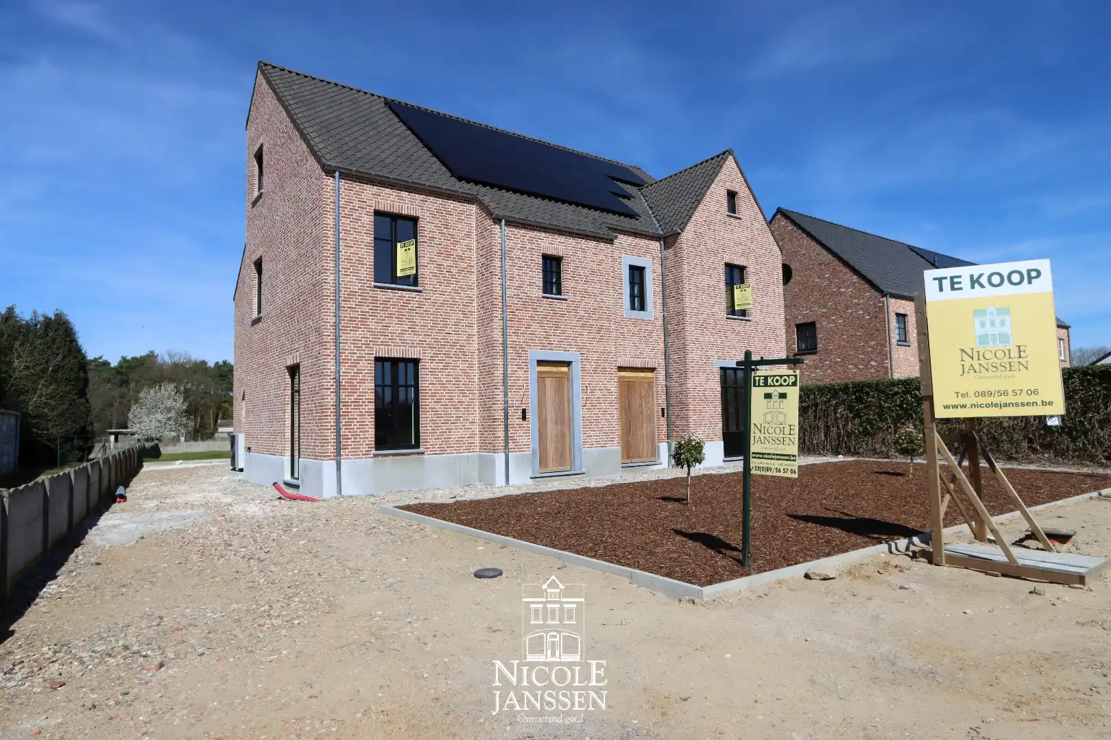 Nieuwbouwwoning van 194m² foto {{pictureIndex}}