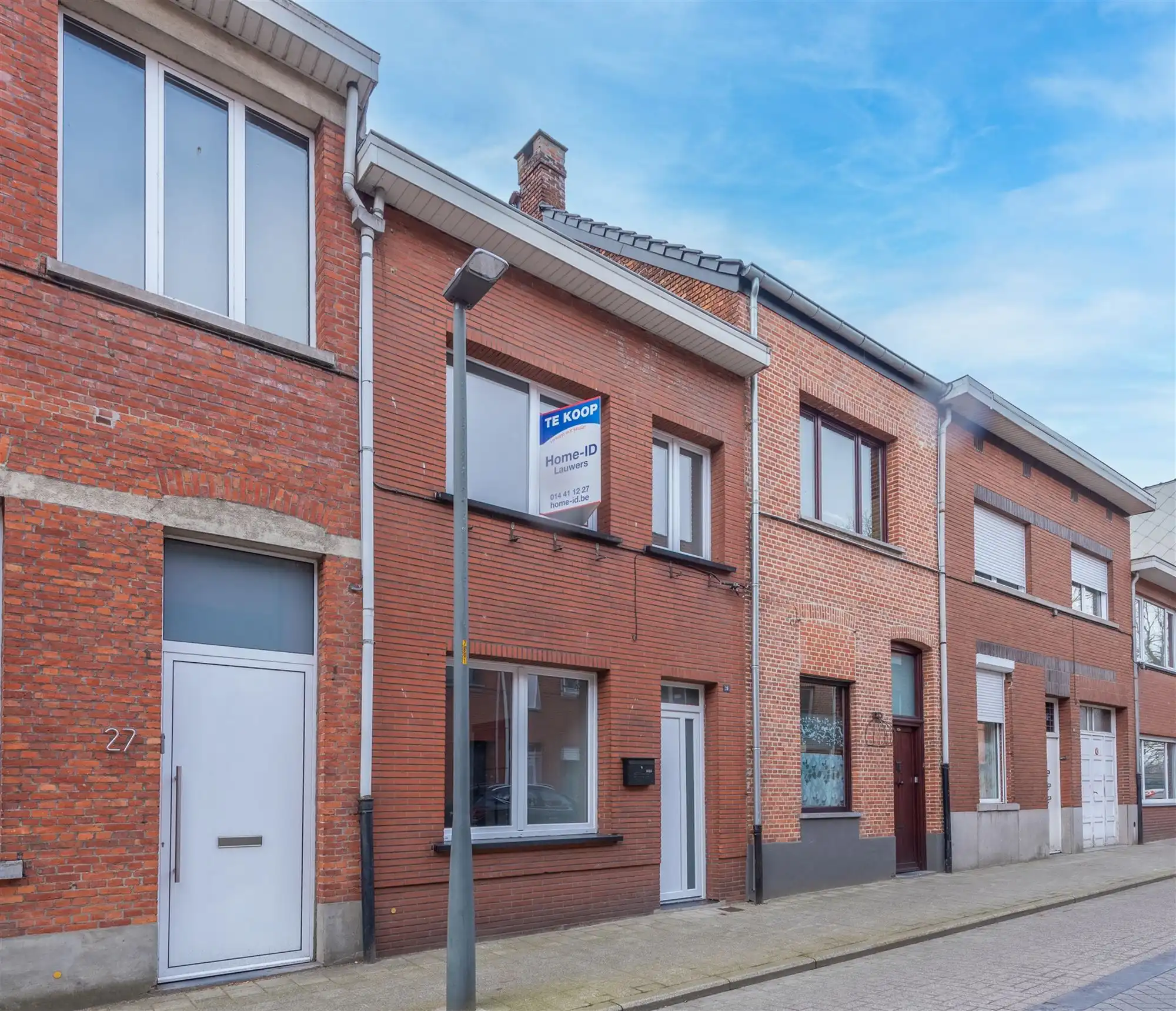 Gerenoveerde ruime gezinswoning met 4 slpks foto 2