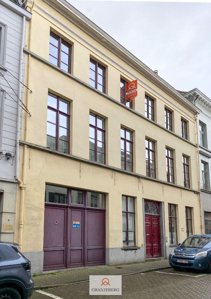 Ruime duplex met 2 slaapkamers hartje Gent foto {{pictureIndex}}
