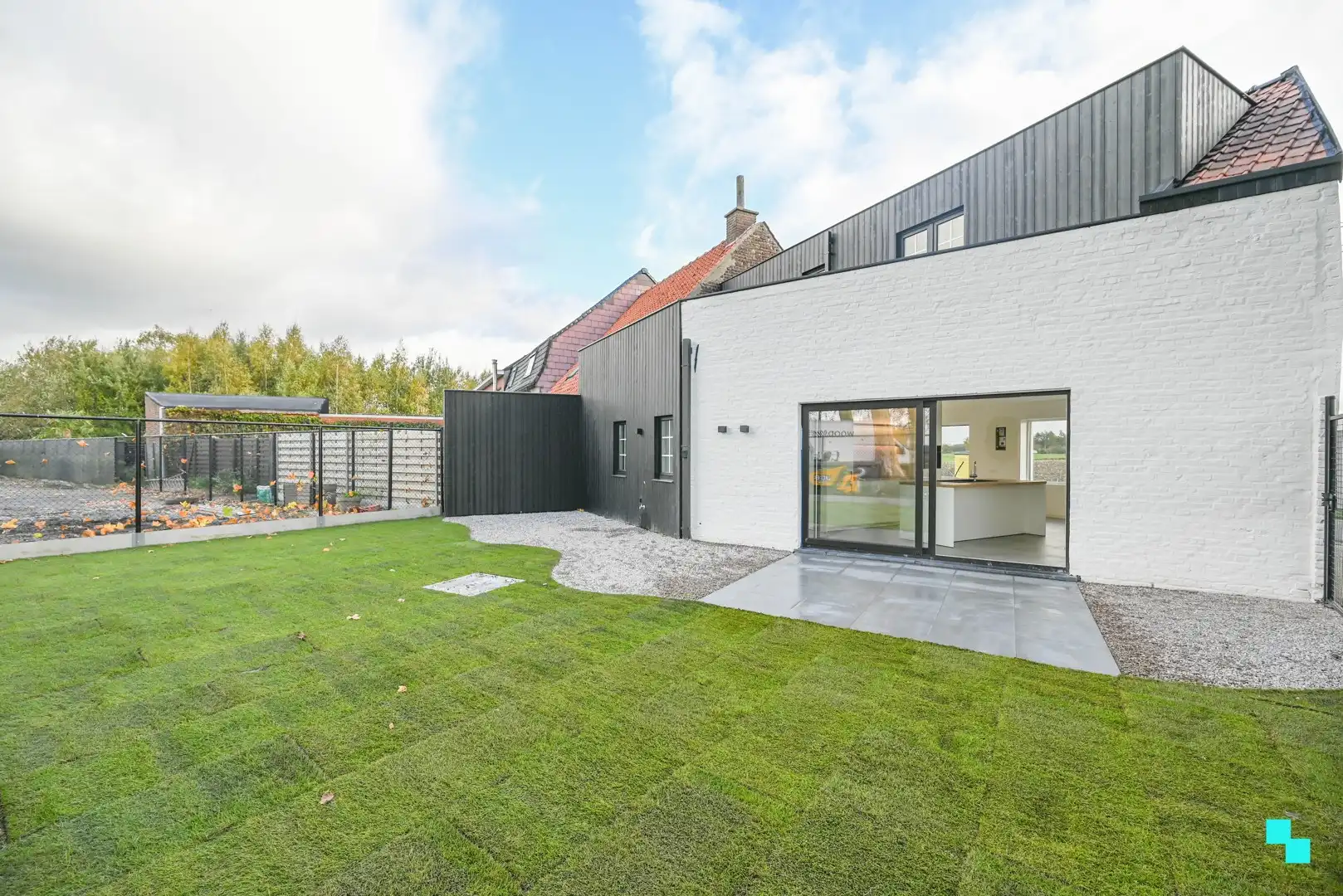 Volledig gerenoveerde woning met zicht op de velden foto 26