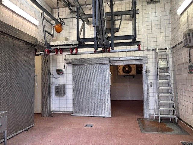 Gelijkvloerse koel- en handelsruimtes met laad- en loskade foto 18