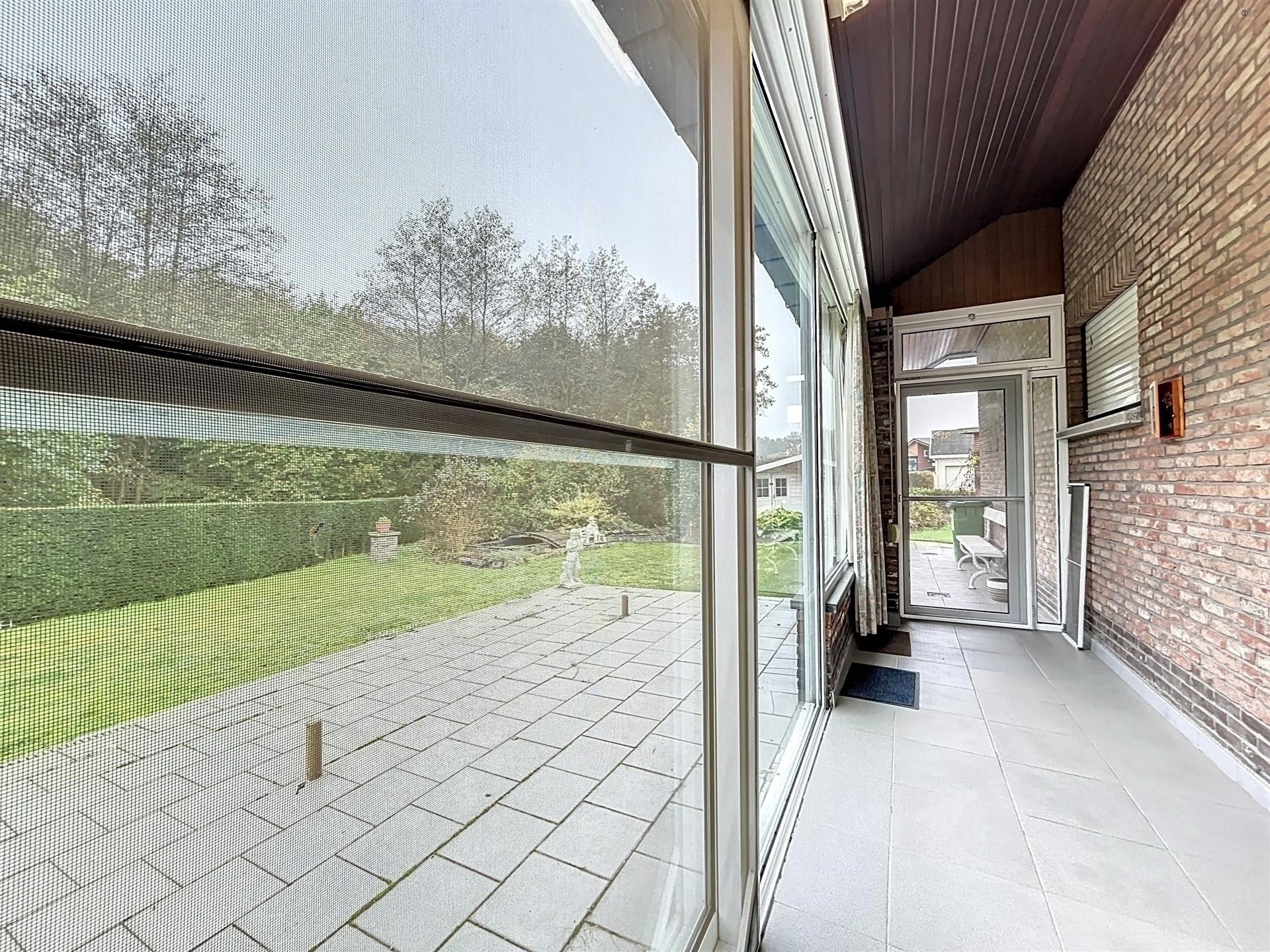 Goed onderhouden woning op perceel van 605 m² foto 5