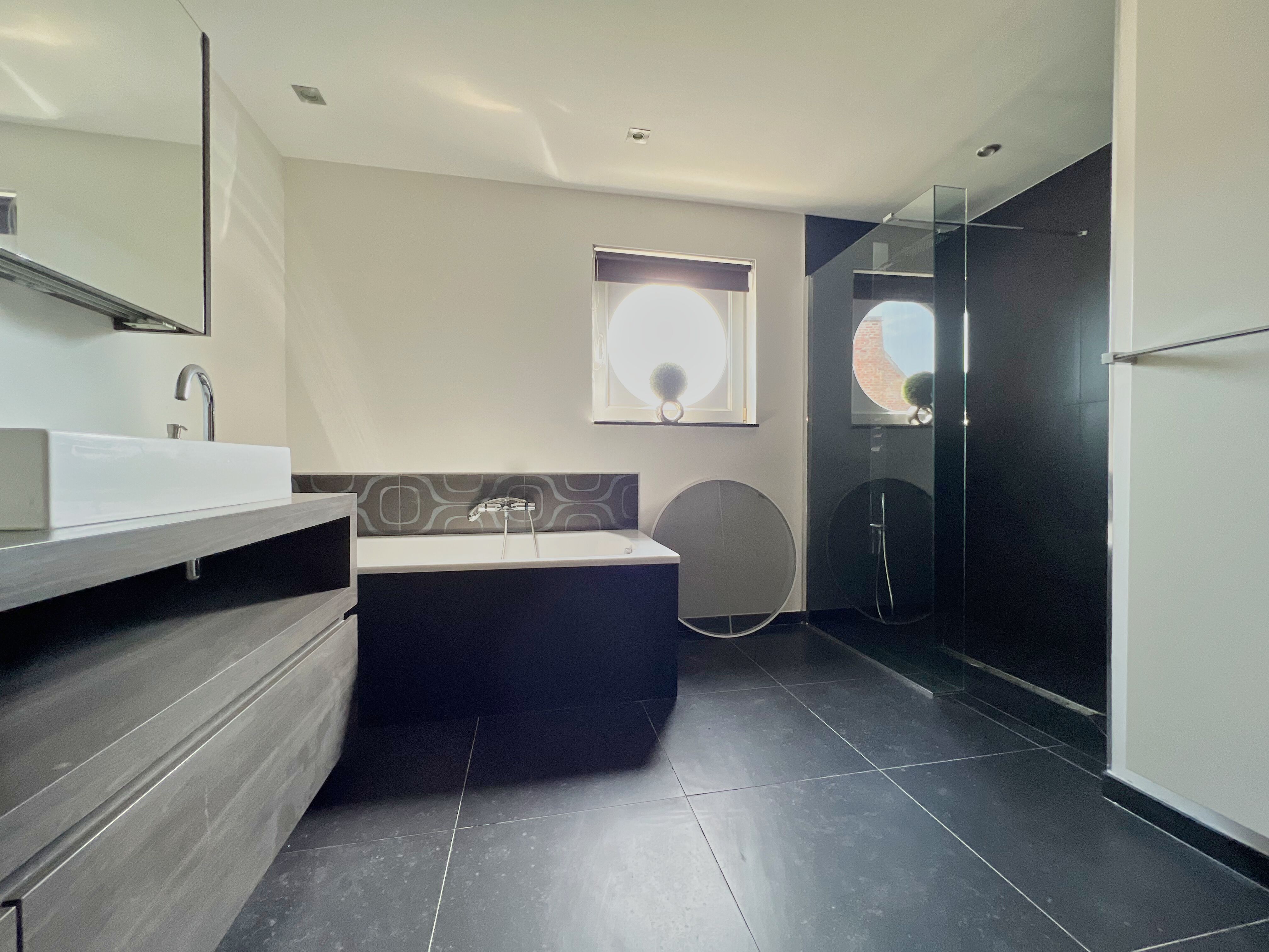 Ruime, lichtrijke woning op prachtig perceel van 1700m² foto 17