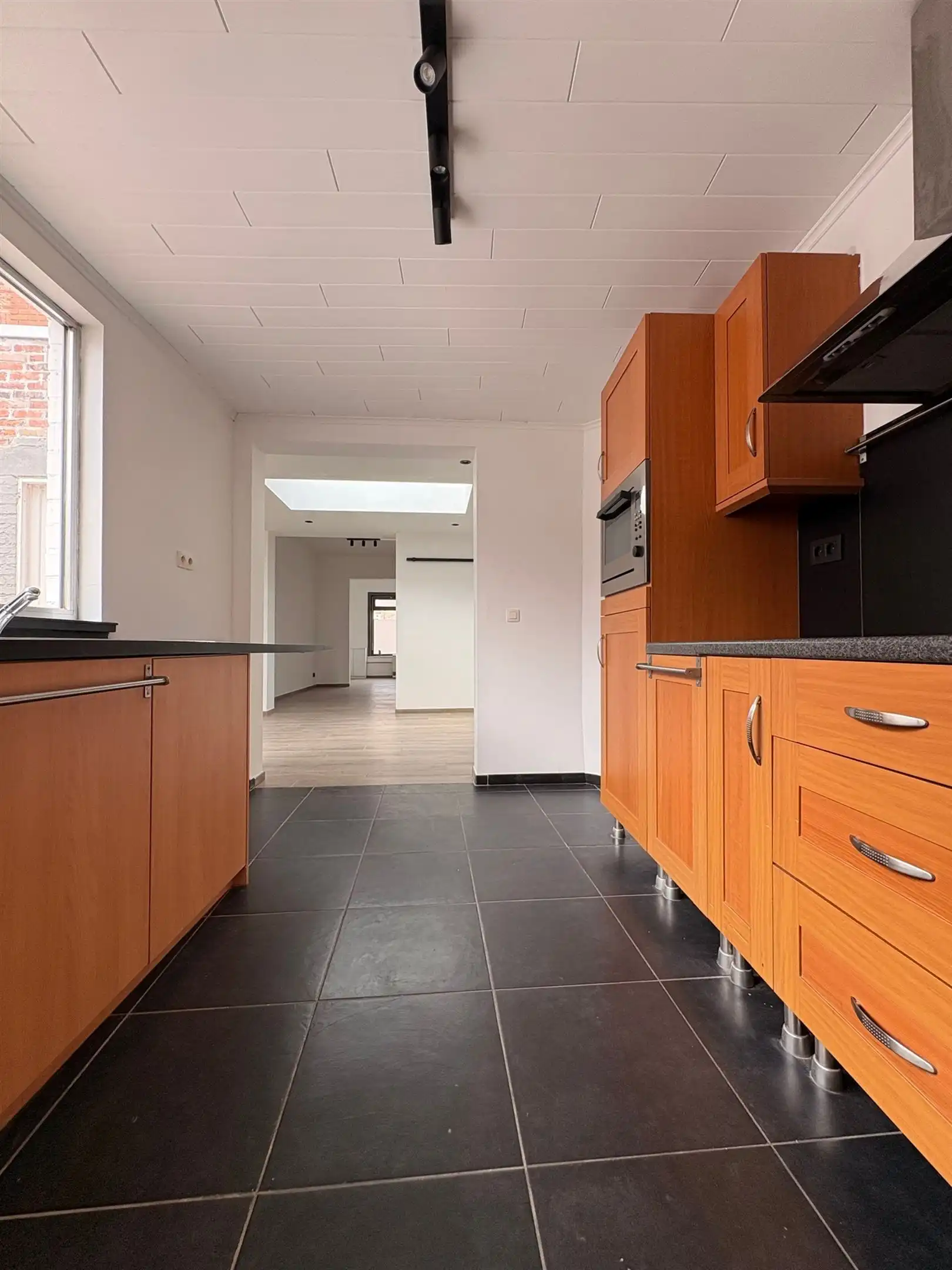 Gerenoveerde rijwoning met tuin foto 14