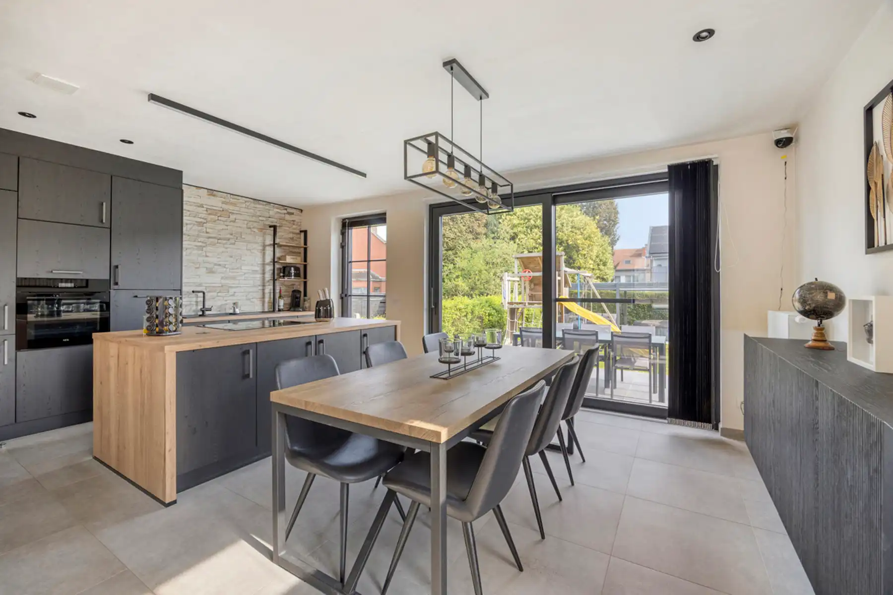 Smaakvolle nieuwbouwwoning op toplocatie met ruime oprit  foto 8