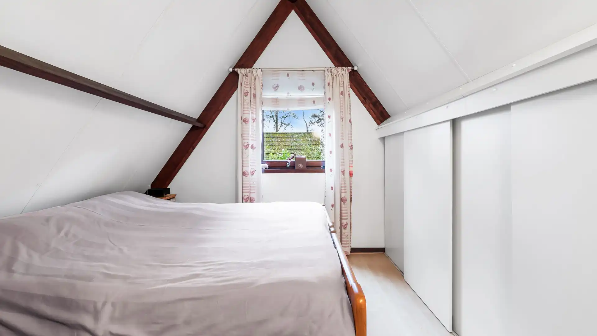 CHARMANTE VAKANTIEWONING AAN DE SONNEVIJVER IN LANAKEN - RUST, NATUUR & COMFORT foto 16