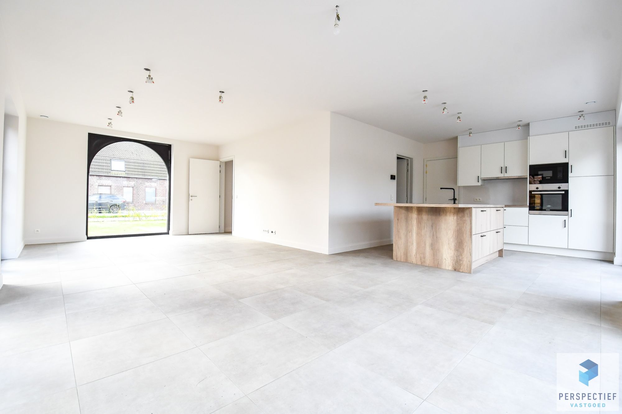 Centraal gelegen nieuwbouwwoning in een landelijke omgeving met vlotte verbinding naar de E40 foto 4