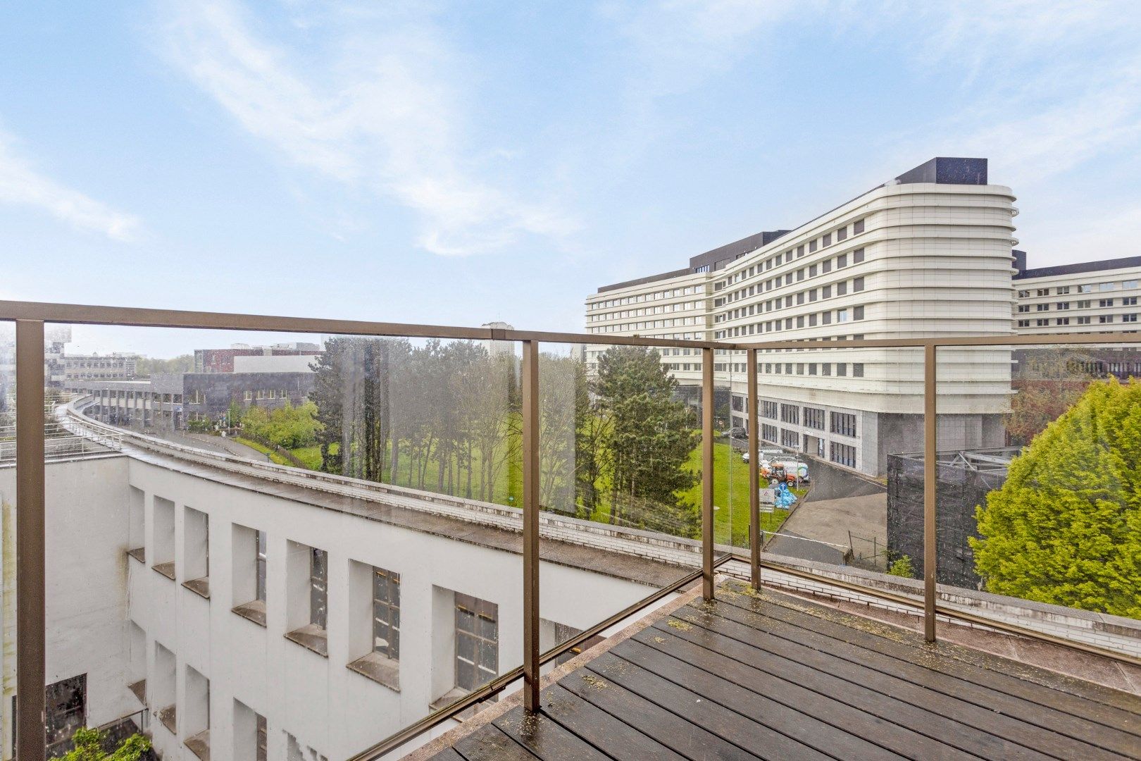Luxueuze, instapklare penthouse - assistentieflat met 2 terrassen  foto {{pictureIndex}}