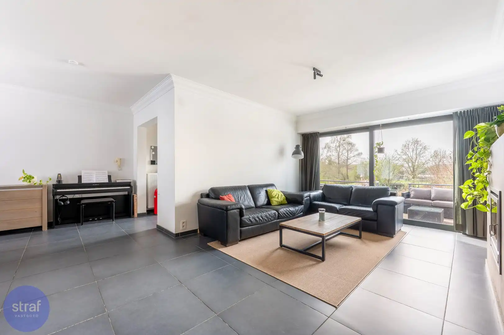 Veelzijdige woning met grote tuin en praktijkmogelijkheid in Wilrijk foto 2