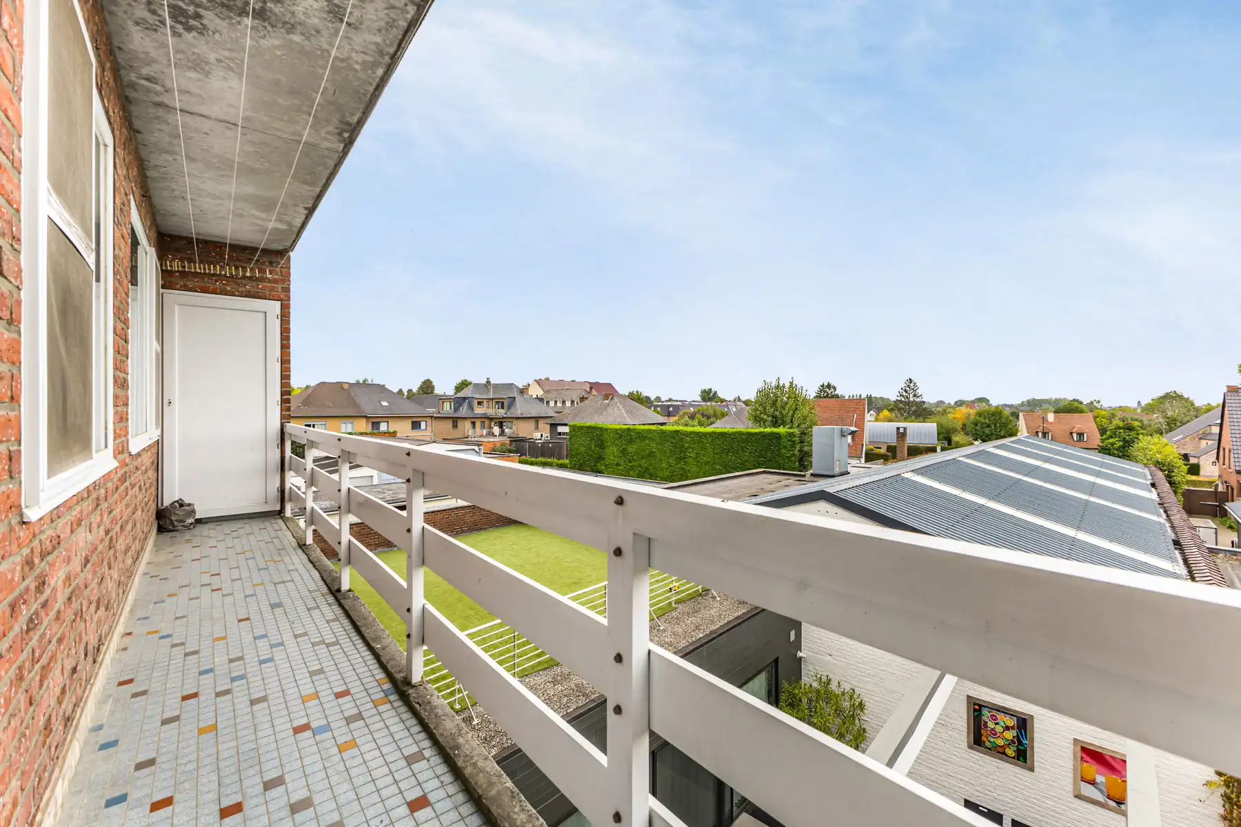 Goed gelegen appartement met 2 slaapkamers en bureau foto 10