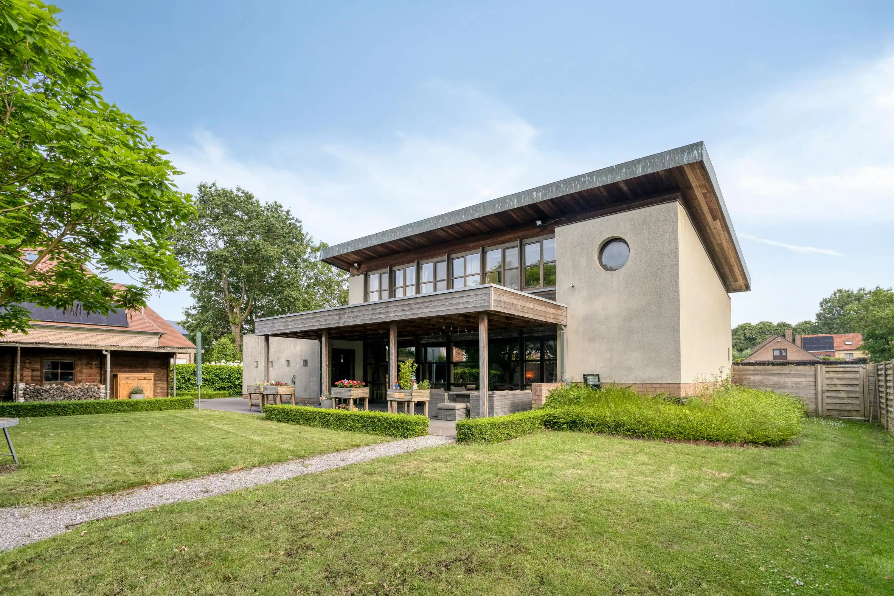 Ruime villa met 4 slaapkamers op 988 m² foto 22