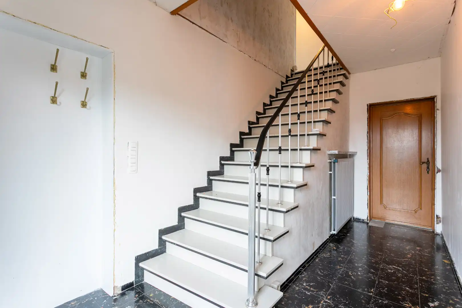 Ruime woning te Pajottegem met 4 slpks, garage en tuin op +-10a! foto 18