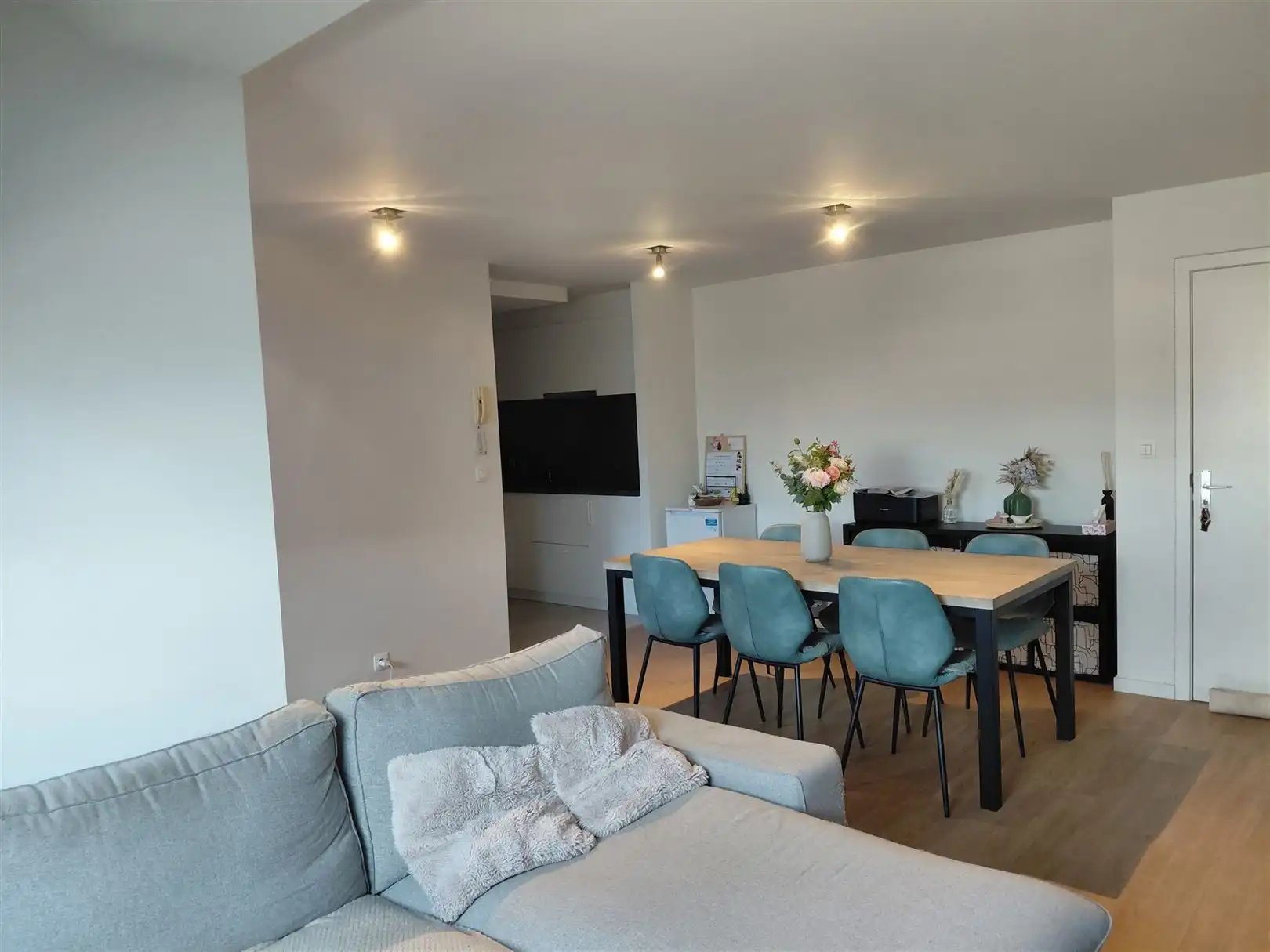 TE HUUR: Appartement met 1 slaapkamer te Munsterbilzen! foto 2