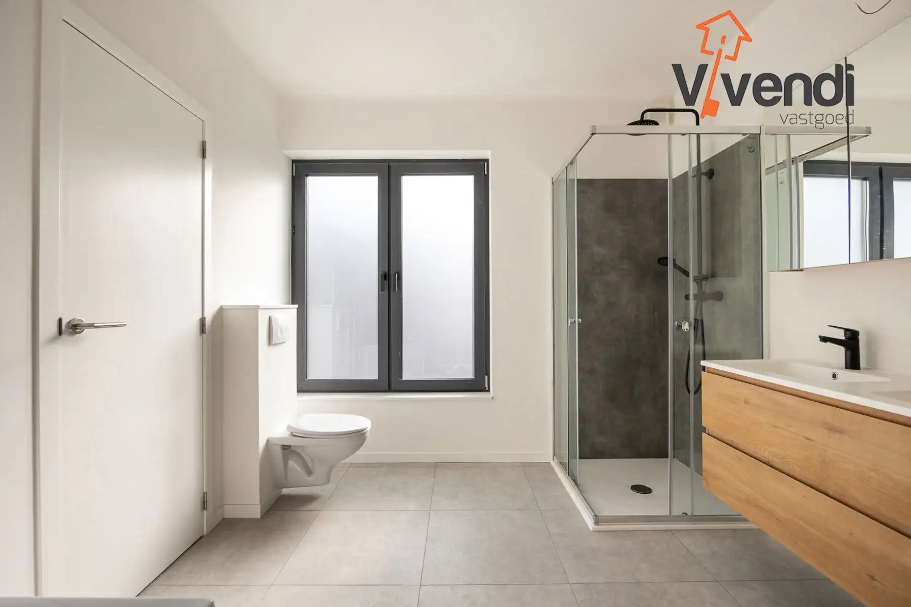 Volledig gerenoveerd opbrengsteigendom te koop. foto 9