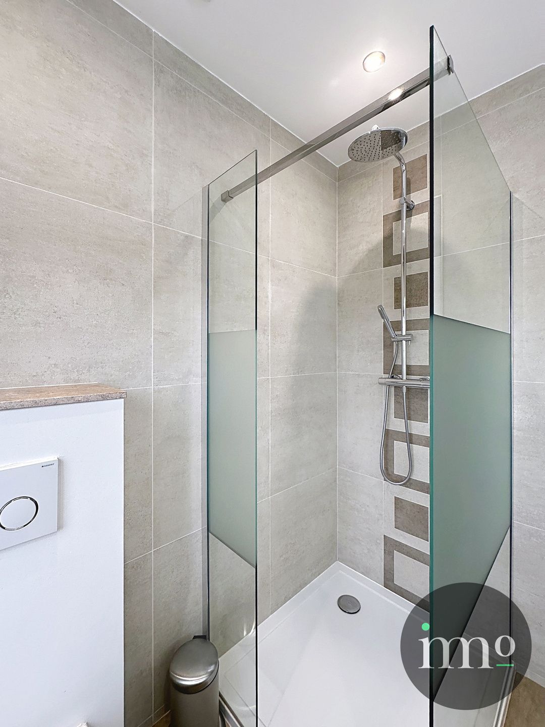 Bel-étagewoning, deels gerenoveerd maar wel instapklaar voor wie geleidelijkaan kleine werken wenst uit te voeren foto 17