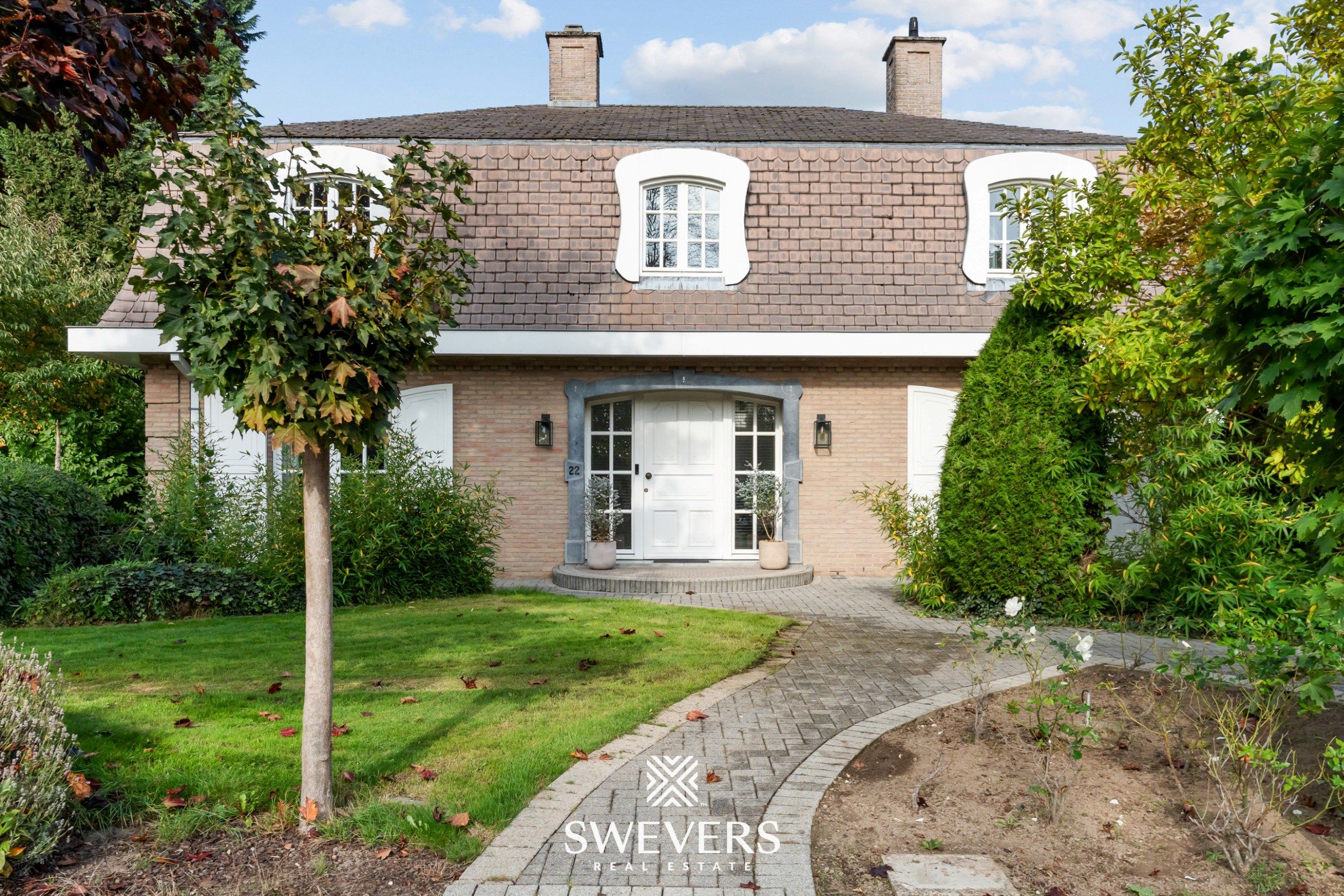 Klassieke villa op royaal perceel foto 2