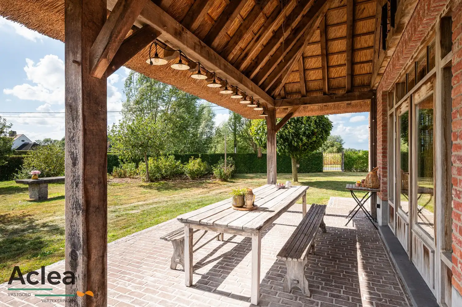 Karaktervol landhuis met paardenstal op 5.943m² in een groene omgeving foto 7