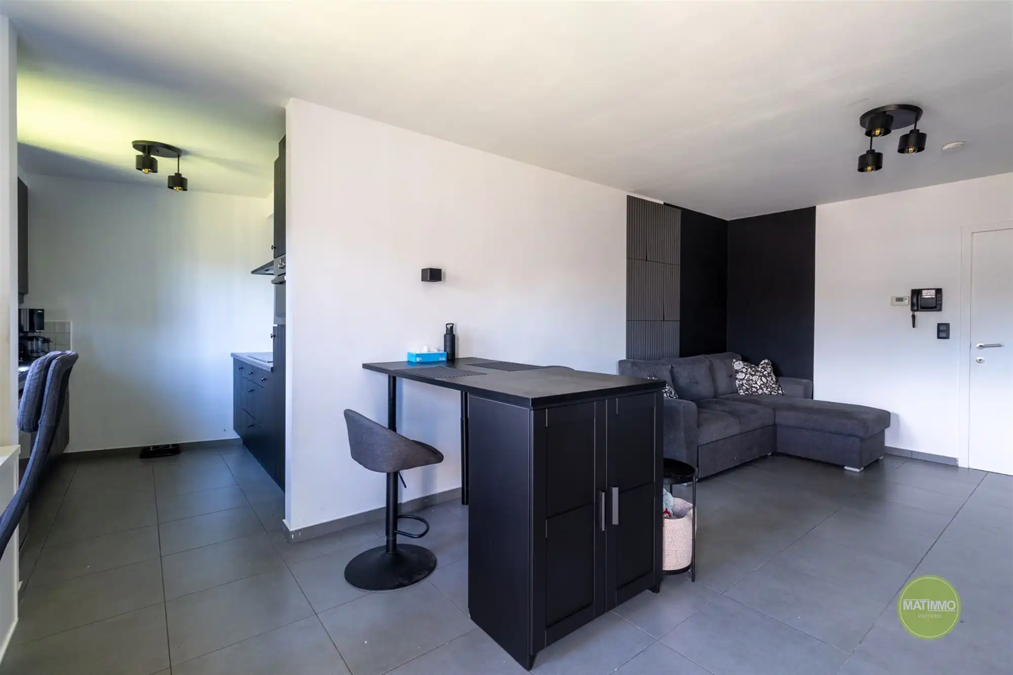 Instapklaar gelijkvloers appartement met autostaanplaats  foto 4